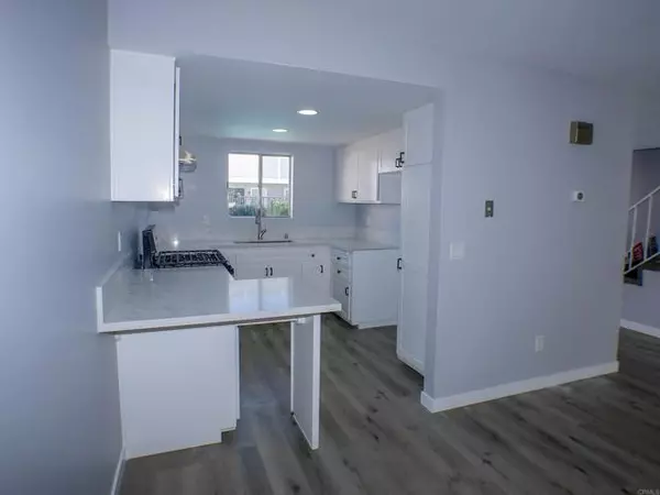 Vista, CA 92084,2112 E Vista Way #33