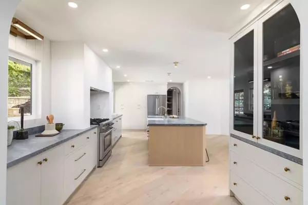 La Jolla, CA 92037,6081 Avenida Chamnez