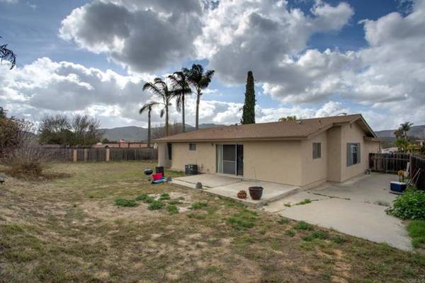 Santee, CA 92071,8401 Dube Court