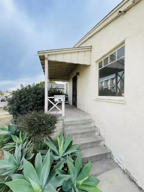 La Mesa, CA 91942,4944 Baltimore Drive