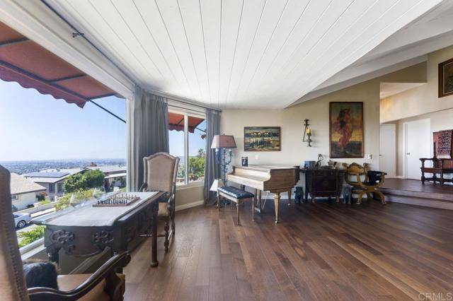 La Mesa, CA 91941,4331 Summit Drive