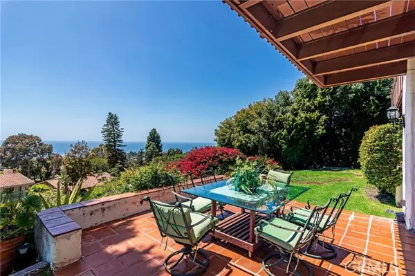 Palos Verdes Estates, CA 90274,1349 Via Zumaya