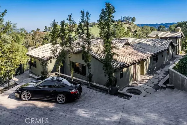 Tarzana, CA 91356,4904 Casa Drive