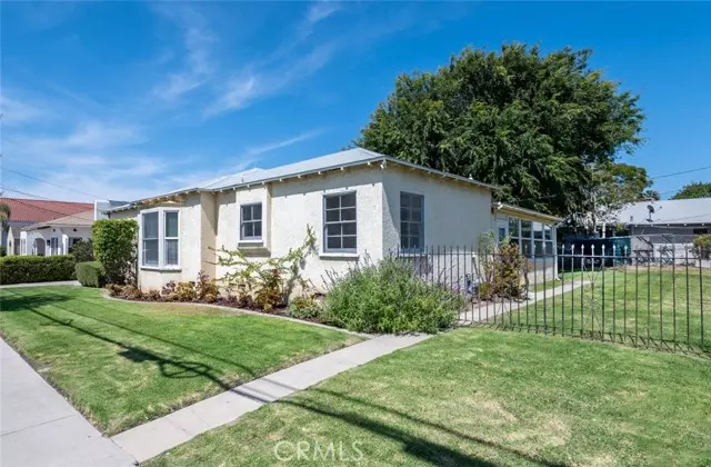 Lomita, CA 90717,25438 Narbonne Avenue