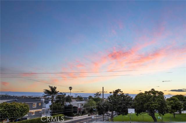 330 Hollowell Avenue, Hermosa Beach, CA 90254