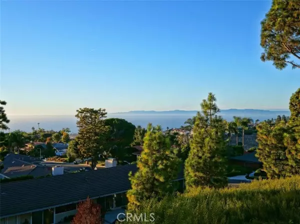 Rancho Palos Verdes, CA 90275,6884 Crest Road