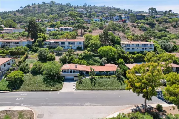 Palos Verdes Estates, CA 90274,360 Via Almar