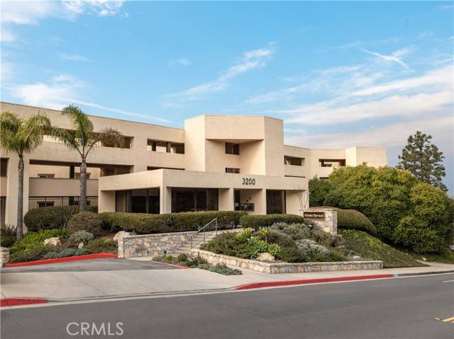 3200 La Rotonda Drive #407, Rancho Palos Verdes, CA 90275