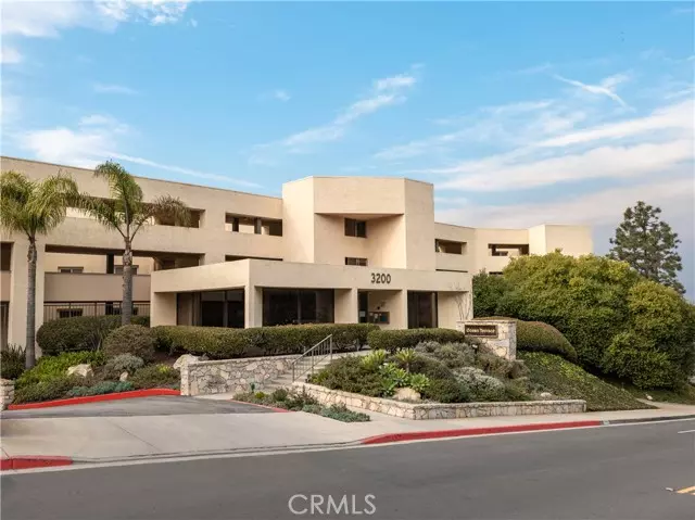 3200 La Rotonda Drive #407, Rancho Palos Verdes, CA 90275