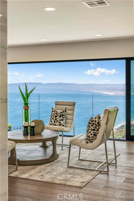 Palos Verdes Estates, CA 90274,880 Via Del Monte
