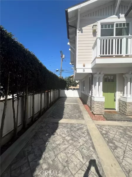 2209 Nelson Avenue #B, Redondo Beach, CA 90278