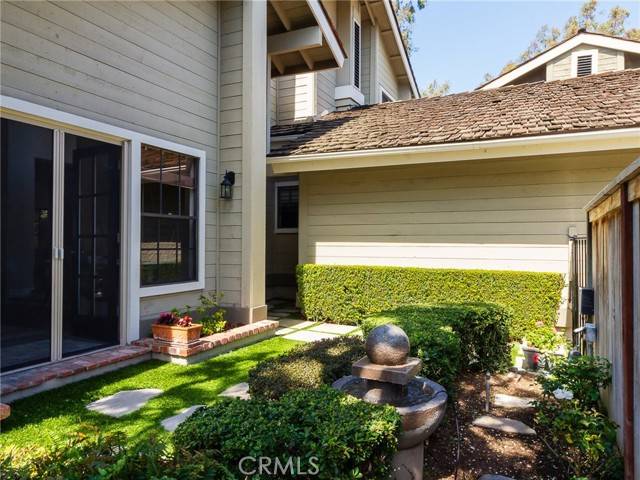 Irvine, CA 92604,28 Pinewood