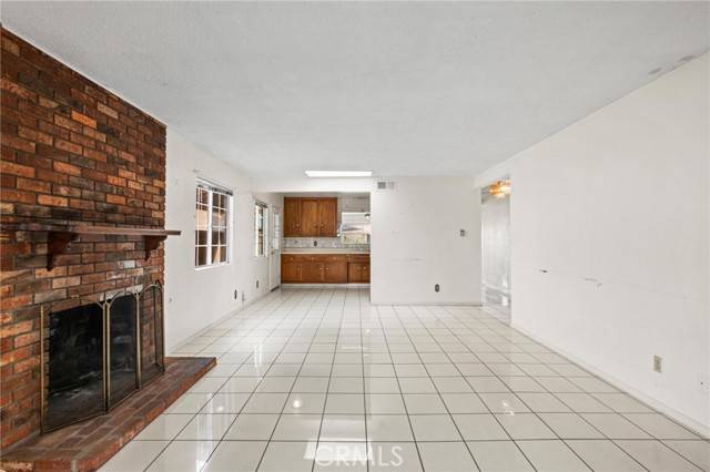 Carson, CA 90745,1639 E 215th Place
