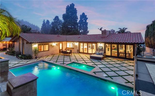 Palos Verdes Estates, CA 90274,1229 Via Coronel