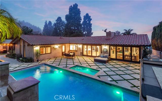 Palos Verdes Estates, CA 90274,1229 Via Coronel