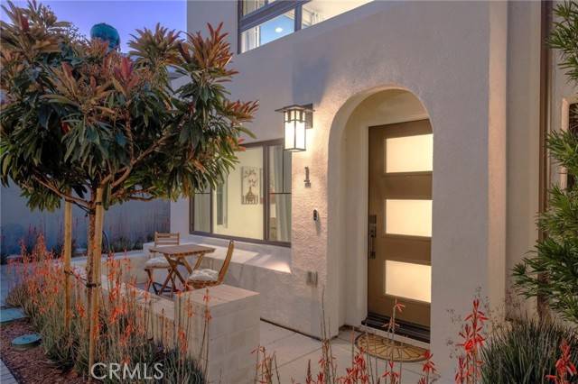 2927 Exposition Place #1, Los Angeles, CA 90018