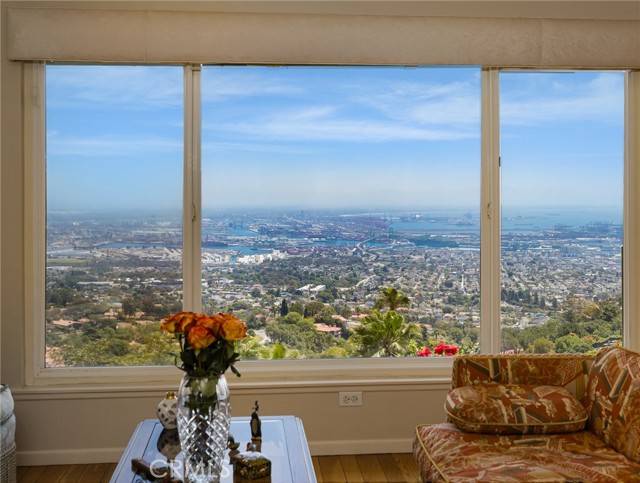 Rancho Palos Verdes, CA 90275,30040 Grandpoint Lane