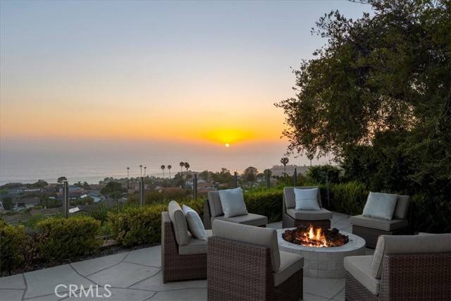Rancho Palos Verdes, CA 90275,7241 Avenida Altisima