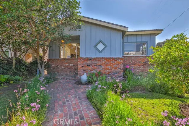 2461 Walgrove Avenue, Mar Vista, CA 90066