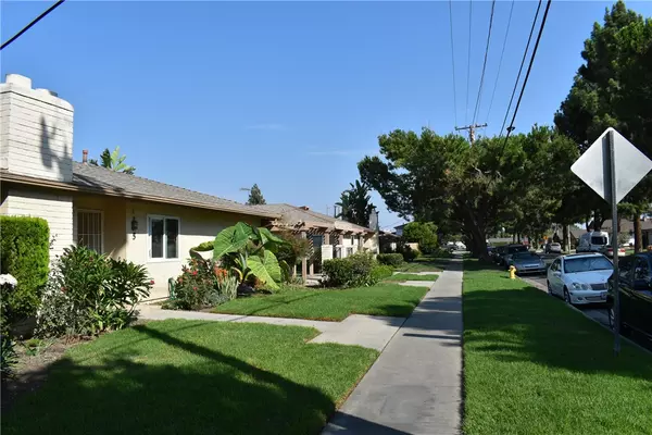 Tustin, CA 92780,1881 Mitchell Avenue #35