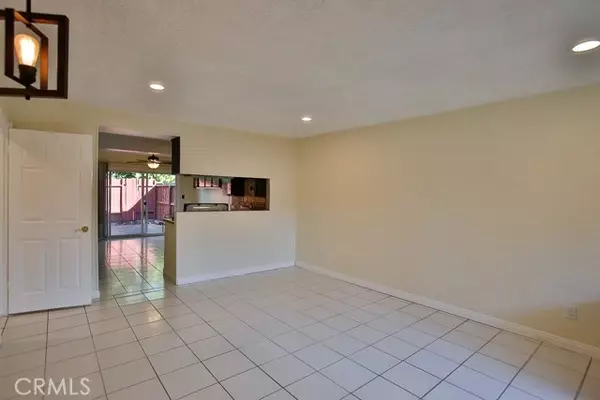 Tustin, CA 92780,15712 Pasadena Avenue #6