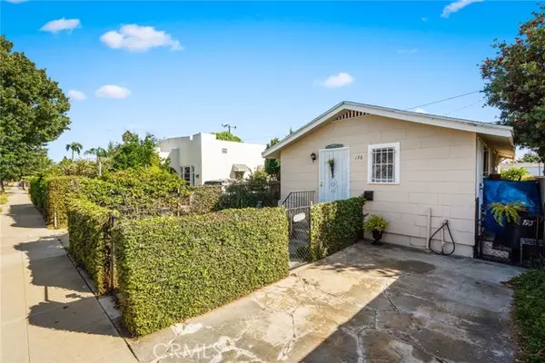 136 E Pleasant Street, Long Beach, CA 90805