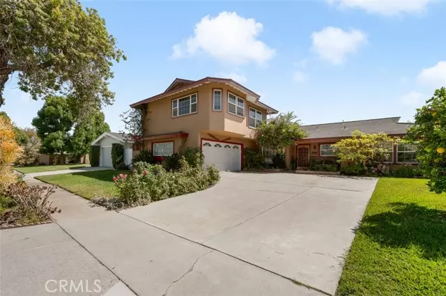 3138 Madeira Avenue, Costa Mesa, CA 92626