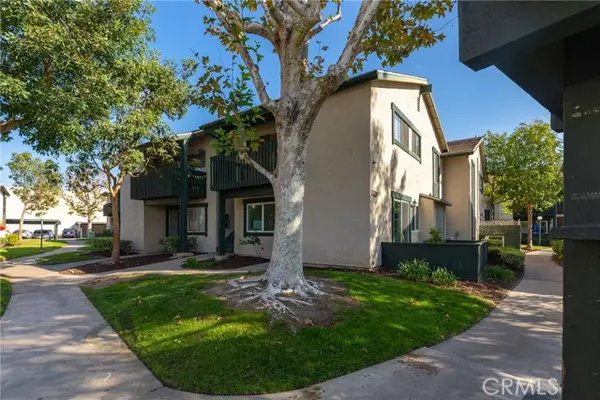 Lake Forest, CA 92630,23216 Orange Avenue #4