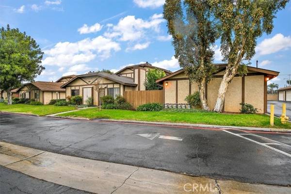 Hacienda Heights, CA 91745,15222 Shadybend Drive #48