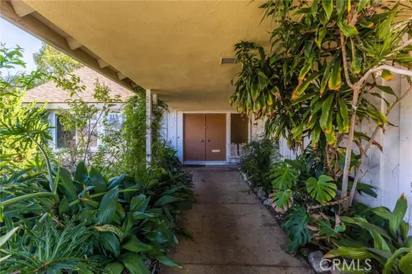 Santa Ana, CA 92704,1401 W Carriage Drive