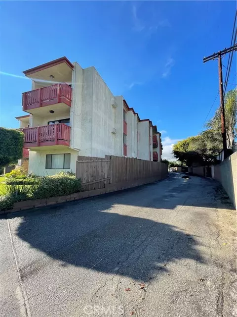 Long Beach, CA 90807,4591 Orange Avenue #307