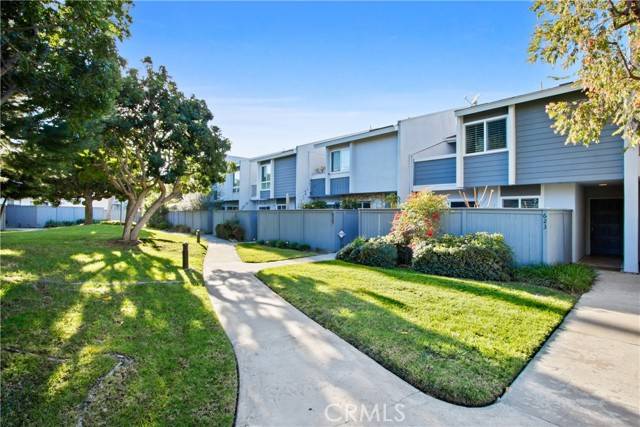 623 Danube Way #90, Costa Mesa, CA 92626