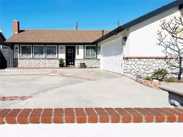 Huntington Beach, CA 92647,6441 Fallingwater Drive