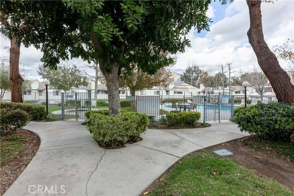 Sunland, CA 91040,10512 Sunland Blvd #2