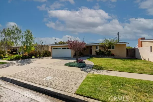 6106 E Spring St, Long Beach, CA 90815