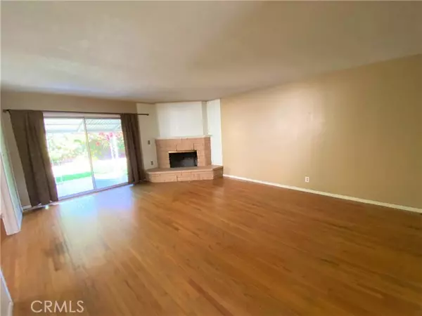 Long Beach, CA 90815,6851 E Roxanne Way