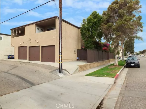 326 19th Street, Huntington Beach, CA 92648