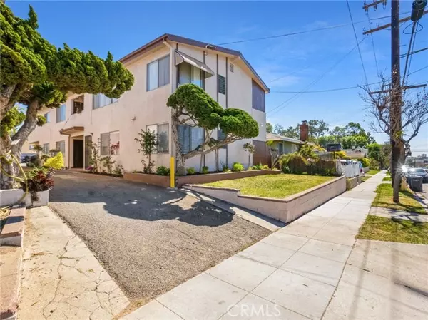 2248 Walnut Avenue, Signal Hill, CA 90755