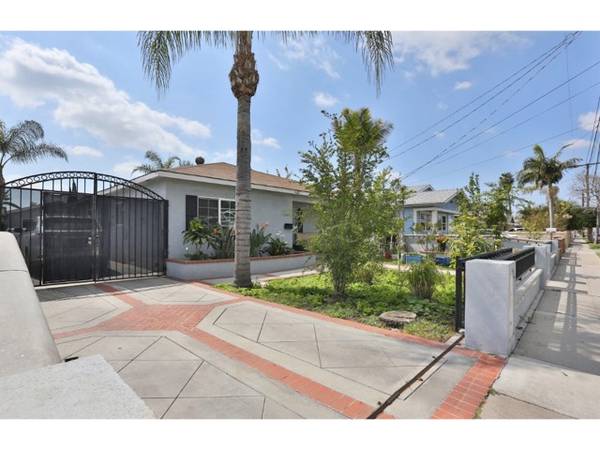 1126 W Cubbon Street, Santa Ana, CA 92703