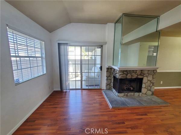 La Habra, CA 90631,991 W Country View #17