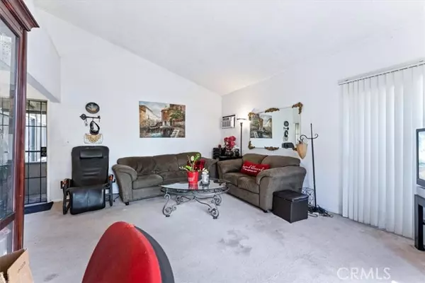 Santa Ana, CA 92707,1001 W Stevens Avenue #404