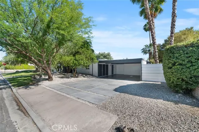 Palm Springs, CA 92262,989 Tamarisk Road