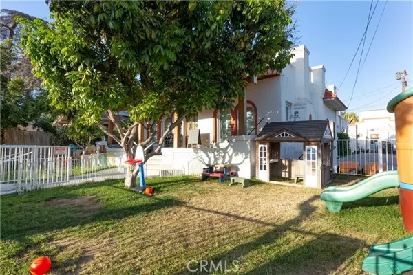 2624 Lime Avenue, Signal Hill, CA 90755