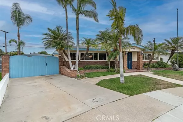 7003 E El Paseo Street, Long Beach, CA 90815