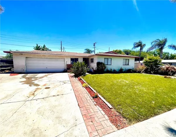 Santa Ana, CA 92704,933 S Karen Avenue