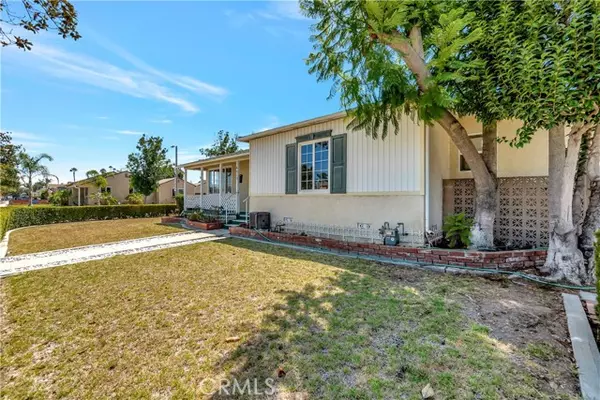 4513 Lakewood Boulevard, Lakewood, CA 90712