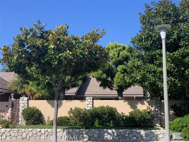 Corona Del Mar, CA 92625,901 Sandcastle Drive