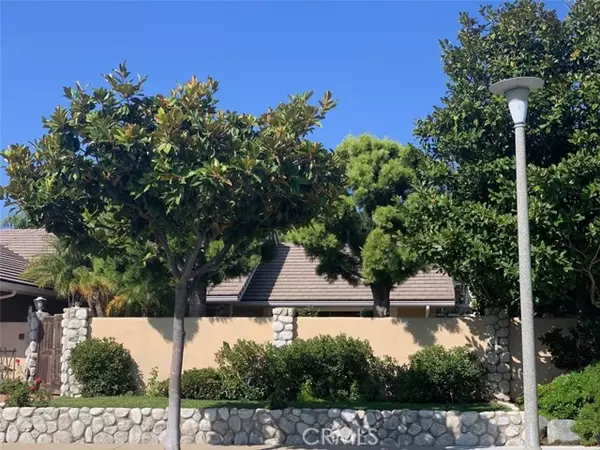 Corona Del Mar, CA 92625,901 Sandcastle Drive