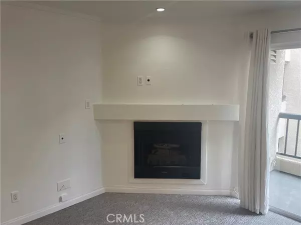 Woodland Hills, CA 91367,5500 Owensmouth Avenue #212