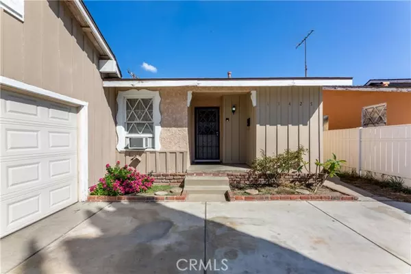 11427 215th Street, Lakewood, CA 90715